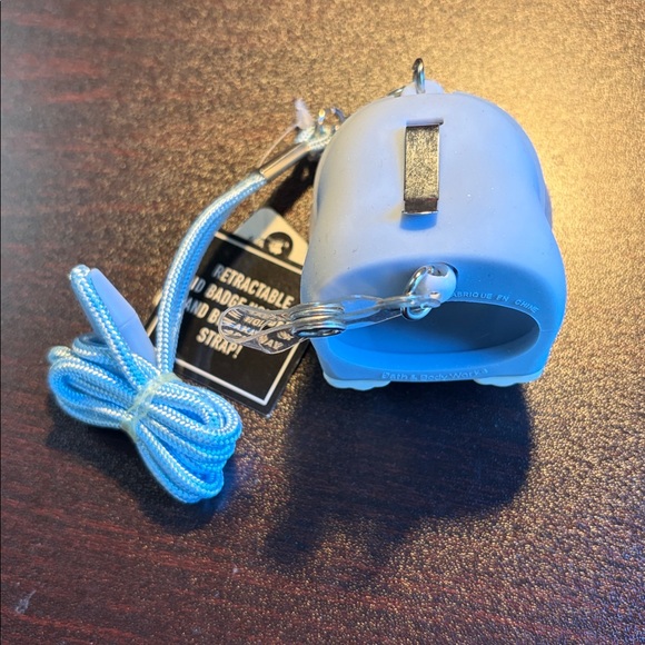 Bath & Body Works Husky Dog with Cone Vet PocketBac Sanitizer Holder Lanyard NWT - Picture 4 of 5